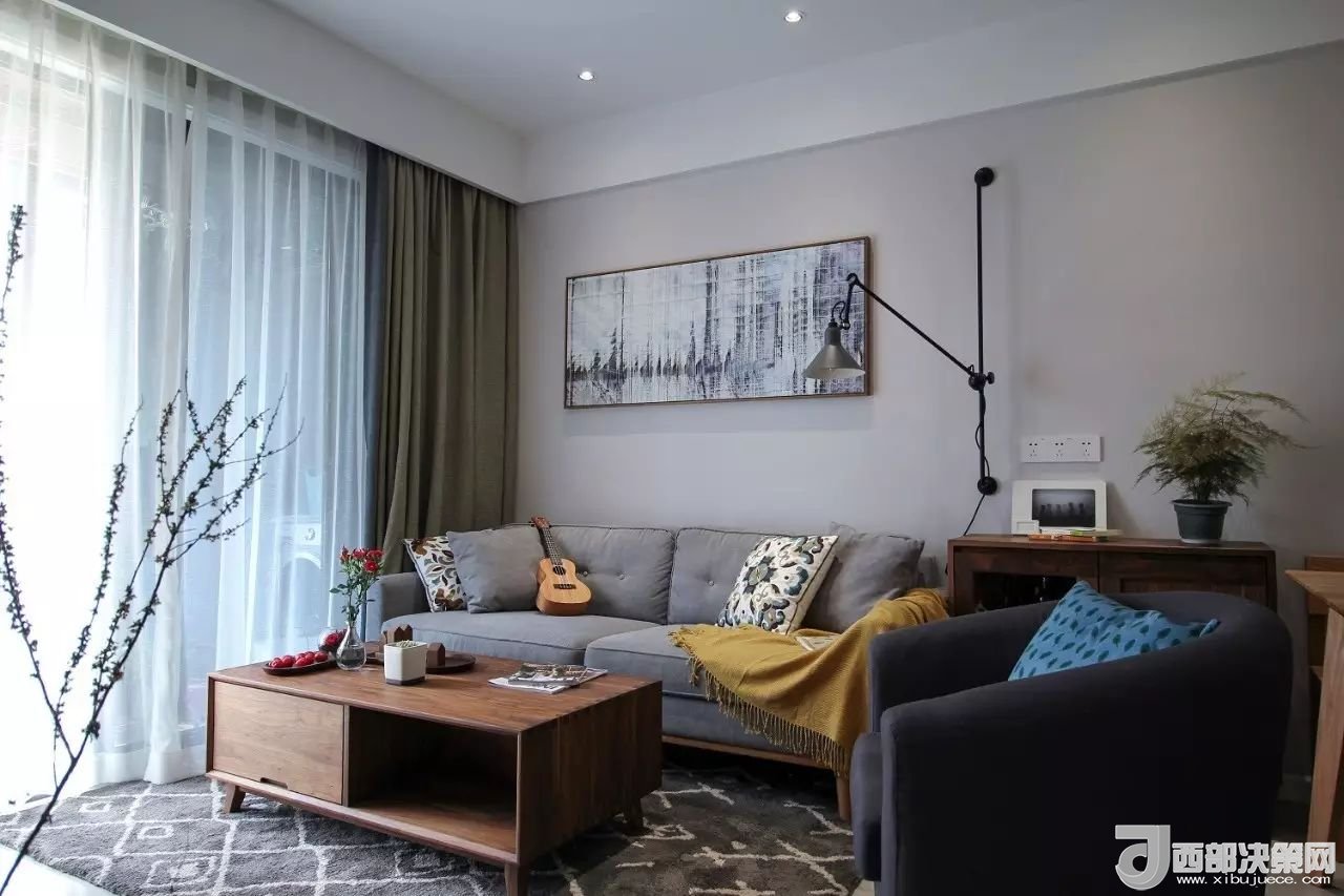 沙發(fā)背景墻選對(duì)裝飾畫，才能美了整個(gè)客廳空間！