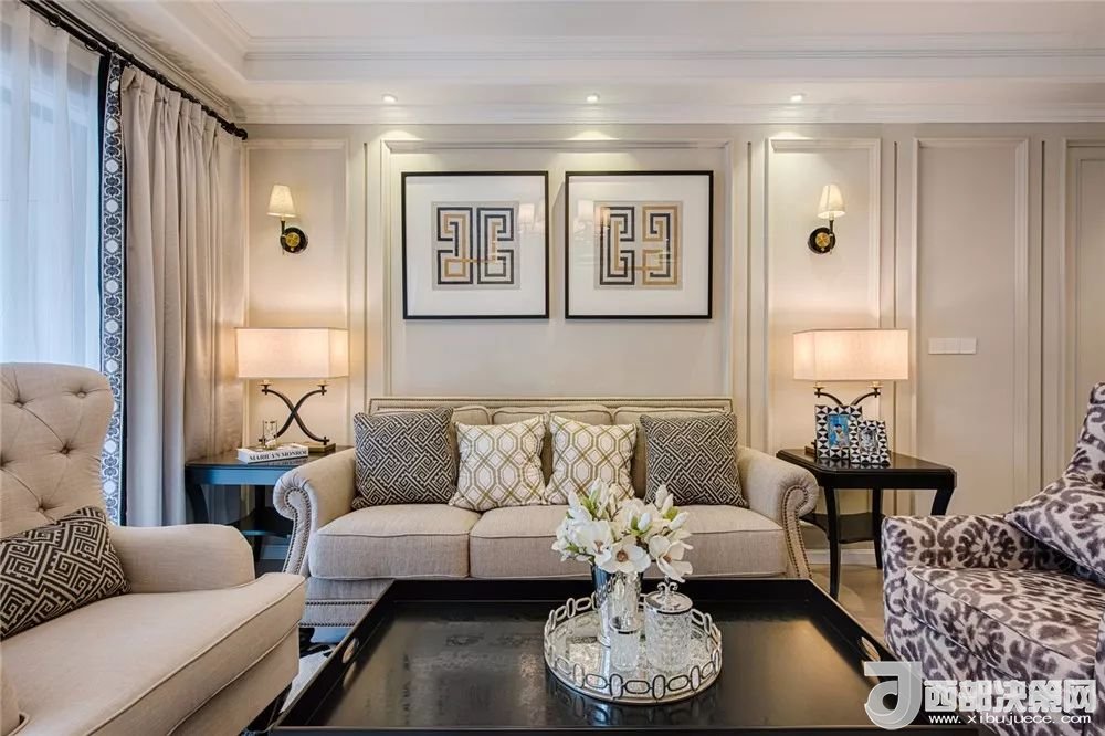 沙發(fā)背景墻選對(duì)裝飾畫，才能美了整個(gè)客廳空間！