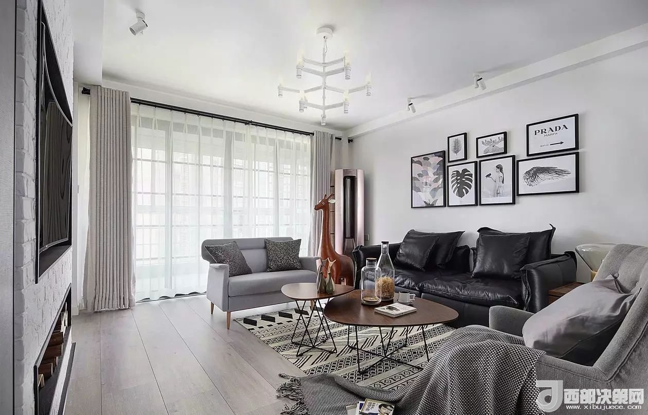 沙發(fā)背景墻選對(duì)裝飾畫，才能美了整個(gè)客廳空間！