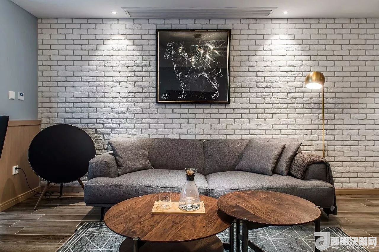 沙發(fā)背景墻選對(duì)裝飾畫，才能美了整個(gè)客廳空間！