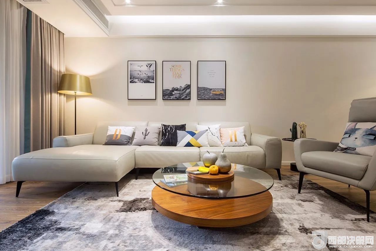 沙發(fā)背景墻選對(duì)裝飾畫，才能美了整個(gè)客廳空間！