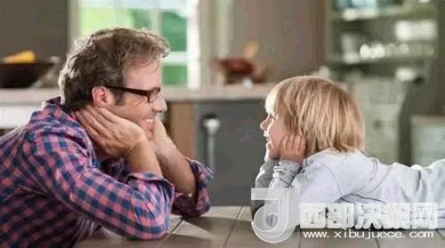 “你長大之后會變得非常忙，所以我希望你能在小時(shí)候停下來低頭聞聞花香，然后把花瓣和葉子放進(jìn)你的小竹筐，在我們的客廳和院子里瘋跑。”