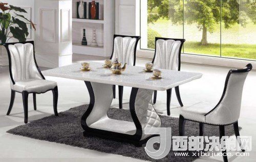 喜歡白色餐桌 但椅子該如何搭配？