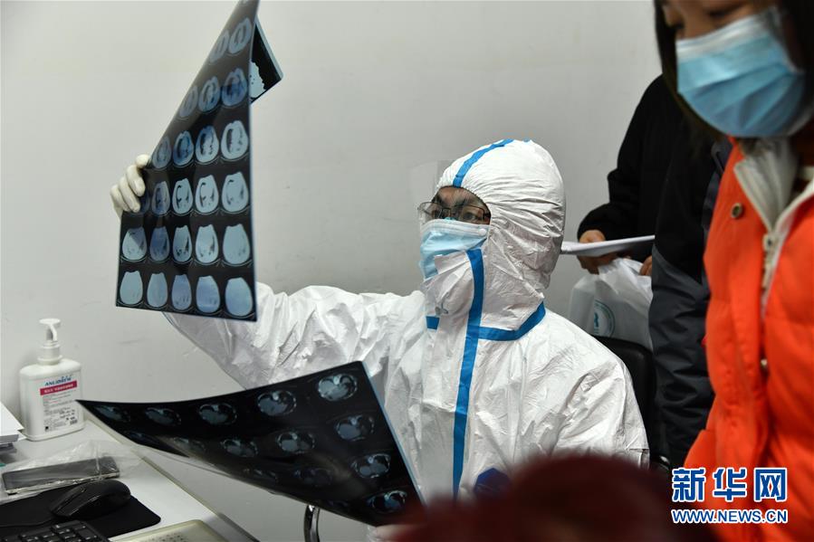 (在習近平新時代中國特色社會主義思想指引下——新時代新作為新篇章·習近平總書記關(guān)切事·圖文互動)(3)高擎利劍驅(qū)疫魔——科研攻關(guān)助力湖北戰(zhàn)“疫”記