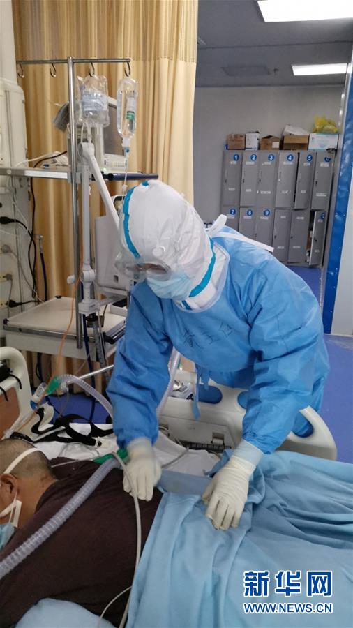 （一線抗疫群英譜·圖文互動）（2）“從高原奔赴平原，我們傾囊相助”——青海援湖北醫(yī)療隊(duì)女醫(yī)生戴春的故事 