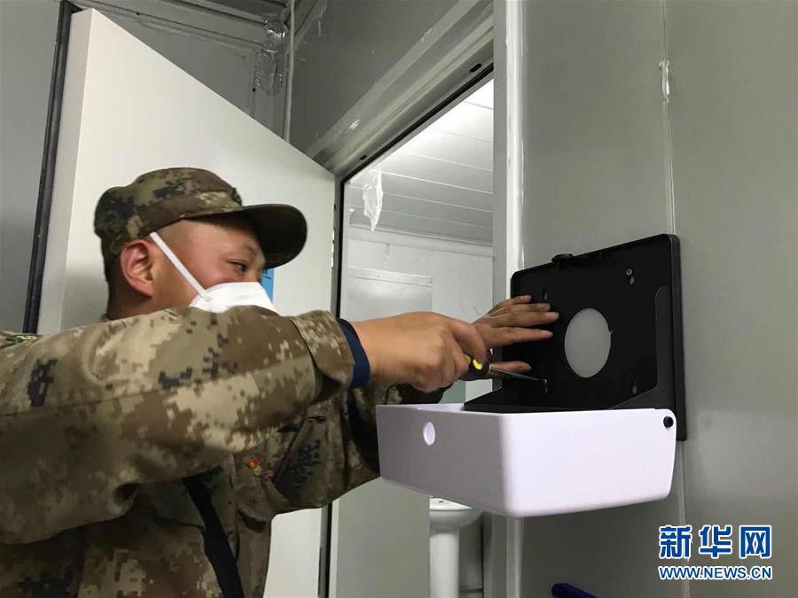 (新華全媒頭條·圖文互動)(10)武漢24小時