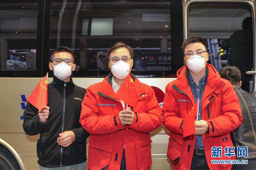 （聚焦疫情防控·圖文互動(dòng)）（8）分秒必爭(zhēng)！一切為了治病救人——中國(guó)抗疫生命至上的生動(dòng)實(shí)踐