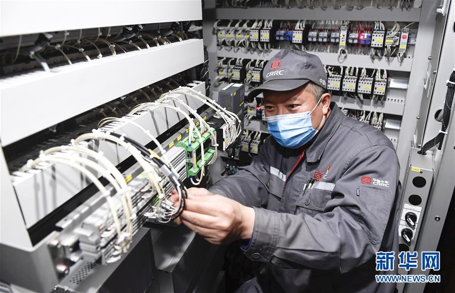 (在習(xí)近平新時(shí)代中國(guó)特色社會(huì)主義思想指引下——新時(shí)代新作為新篇章·習(xí)近平總書(shū)記關(guān)切事·圖文互動(dòng))(9)汗水的味道——記錄奮戰(zhàn)在復(fù)工復(fù)產(chǎn)一線的勞動(dòng)者