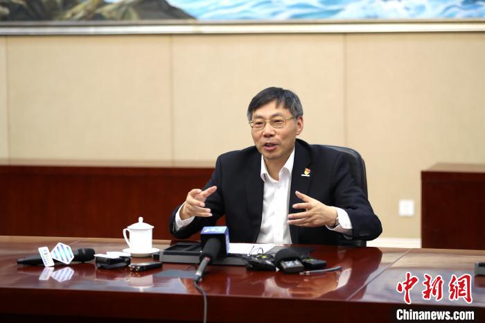 近日，全國人大代表、浪潮集團董事長兼CEO孫丕恕接受媒體采訪。浪潮集圖供圖