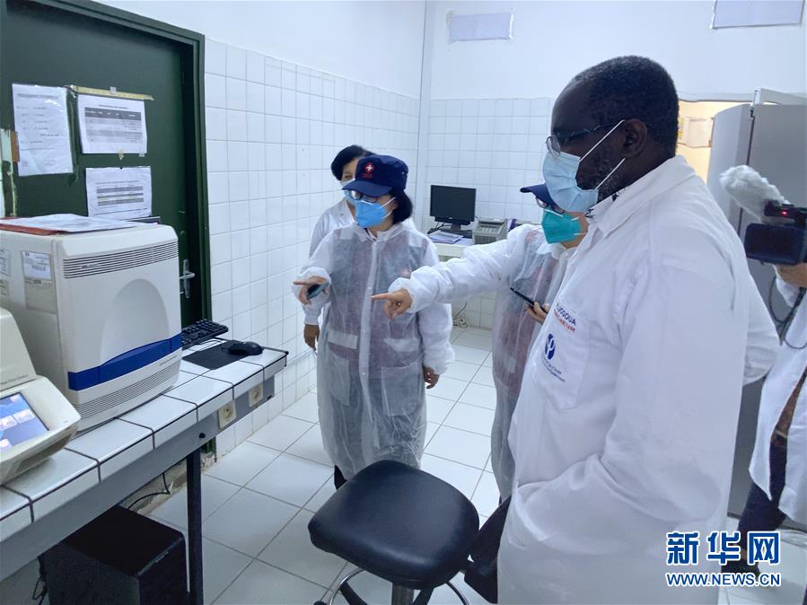 （新華全媒頭條·圖文互動(dòng)）（13）“始終把人民群眾生命安全和身體健康放在第一位”——中國抗疫彰顯“生命至上、人民至上”理念