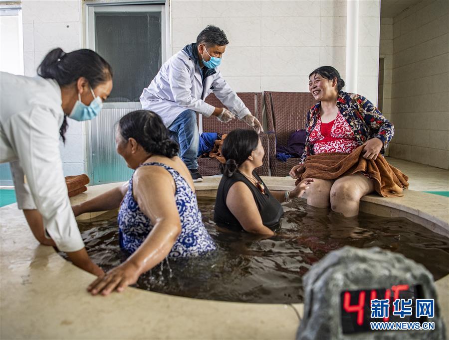 （新華全媒頭條·走向我們的小康生活·圖文互動）（10）扎西德勒，我們的新家園——西藏易地扶貧搬遷搬出幸福美好新生活