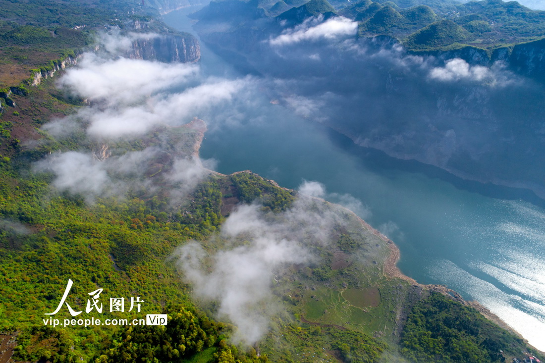 2022年4月3日拍攝的貴州省黔西市新仁苗族鄉(xiāng)境內(nèi)的烏江一級支流六沖河。