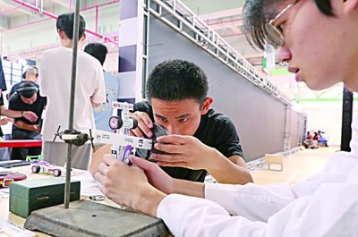 激勵(lì)創(chuàng)新，樹(shù)立“強(qiáng)國(guó)有我”鴻鵠志